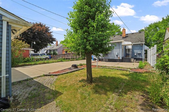 4155 Syracuse Street, Dearborn Heights, MI 48125