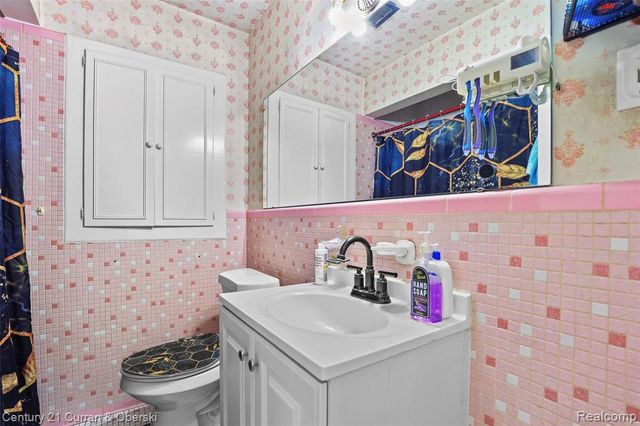 4155 Syracuse Street, Dearborn Heights, MI 48125