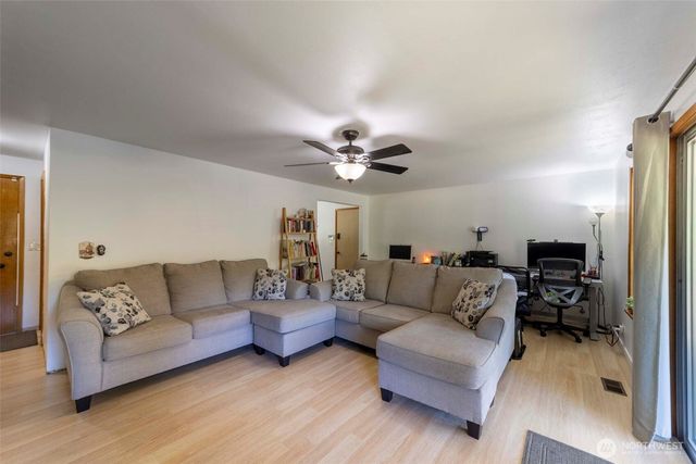 5519 116th Avenue NE, Kirkland, WA 98033