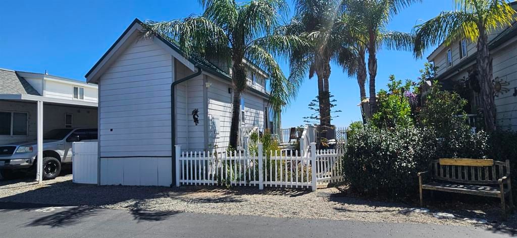 32000 Riverside Drive J5, Lake Elsinore, CA 92530 — exterior