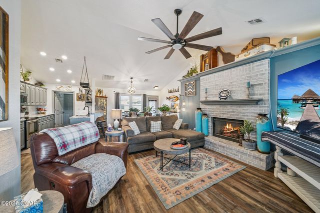 1506 W 11th Street, Grove, OK 74344