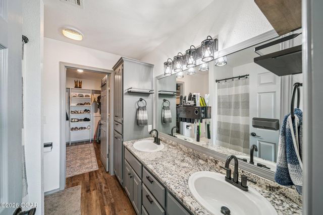 1506 W 11th Street, Grove, OK 74344