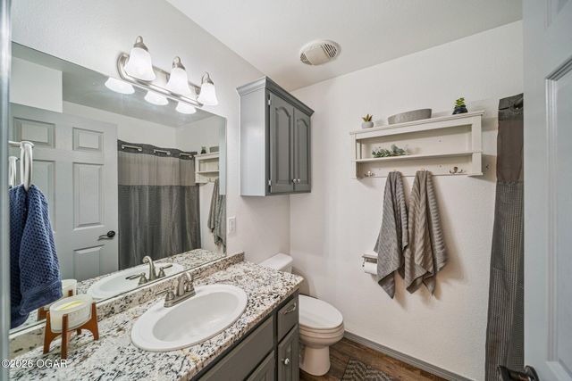 1506 W 11th Street, Grove, OK 74344