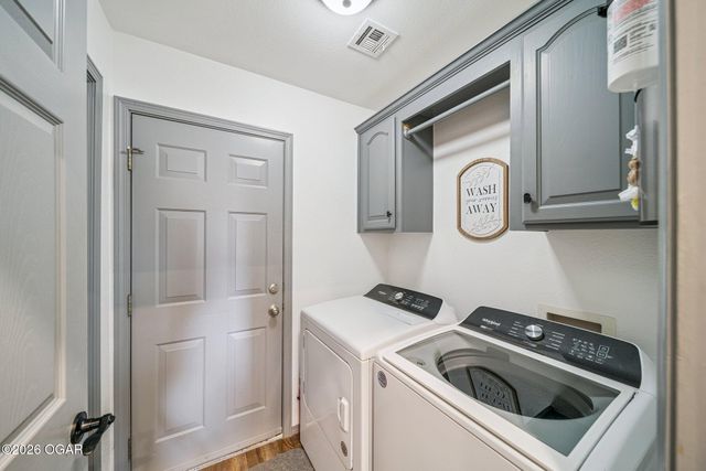 1506 W 11th Street, Grove, OK 74344