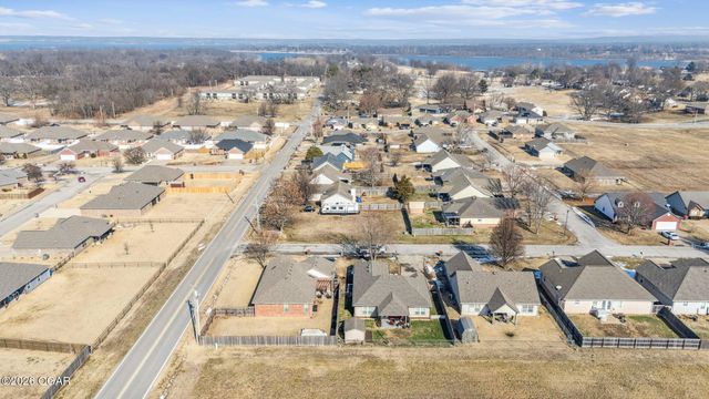 1506 W 11th Street, Grove, OK 74344