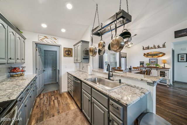 1506 W 11th Street, Grove, OK 74344