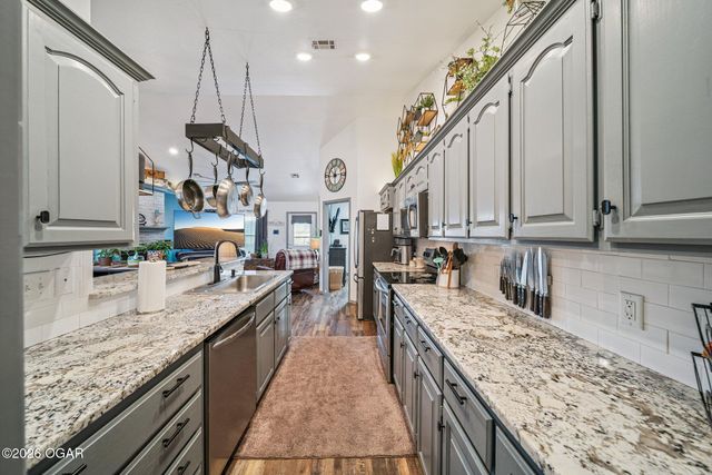 1506 W 11th Street, Grove, OK 74344