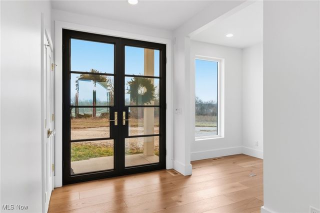 10311 Hunting Hills Avenue NE, Hartville, OH 44632