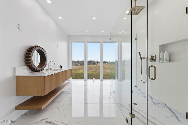 10311 Hunting Hills Avenue NE, Hartville, OH 44632