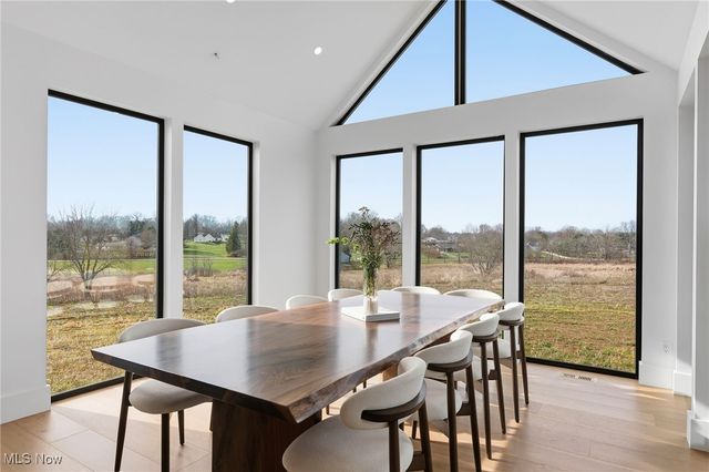 10311 Hunting Hills Avenue NE, Hartville, OH 44632