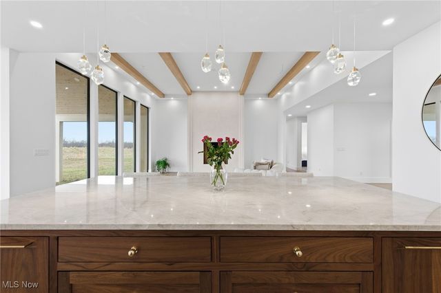 10311 Hunting Hills Avenue NE, Hartville, OH 44632