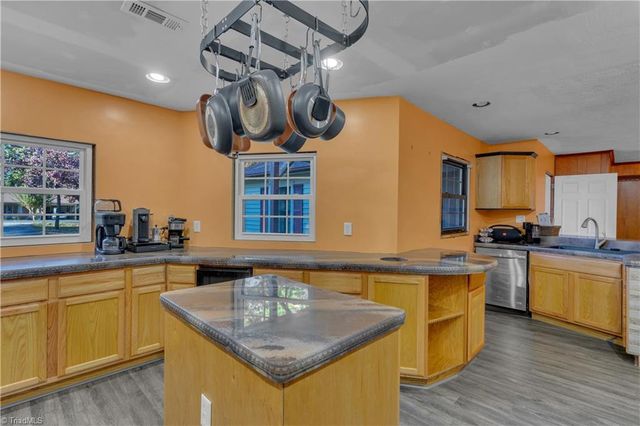 677 Kennedy Country Drive, Asheboro, NC 27205