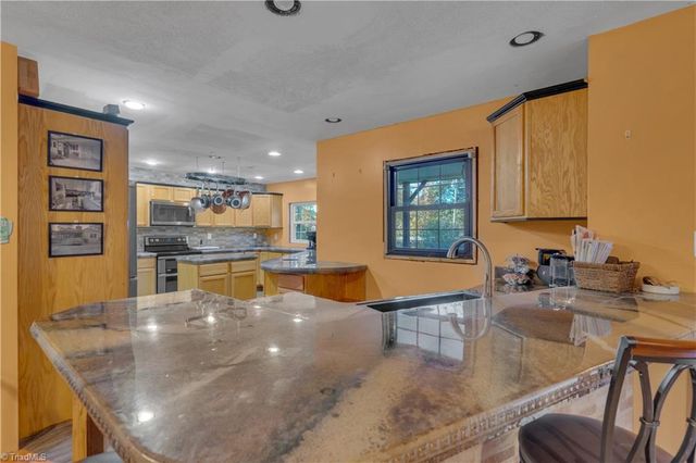 677 Kennedy Country Drive, Asheboro, NC 27205