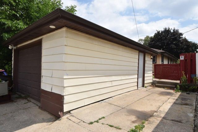 4935 N 88th STREET, Milwaukee, WI 53225