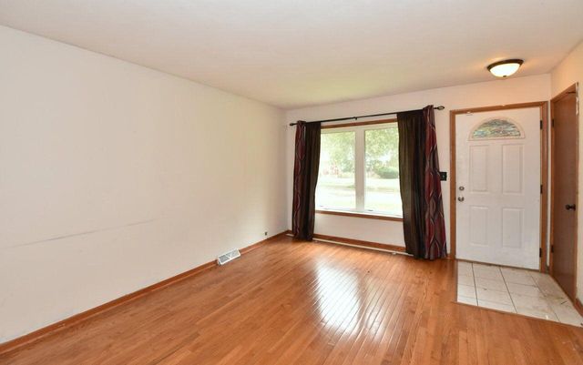 4935 N 88th STREET, Milwaukee, WI 53225