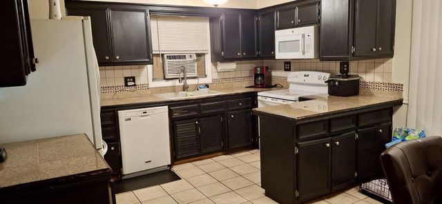 4935 N 88th STREET, Milwaukee, WI 53225