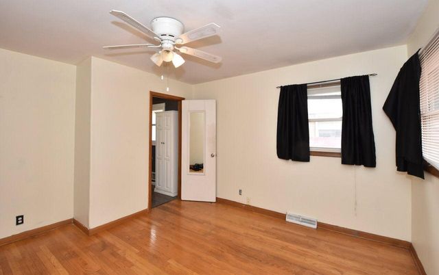 4935 N 88th STREET, Milwaukee, WI 53225