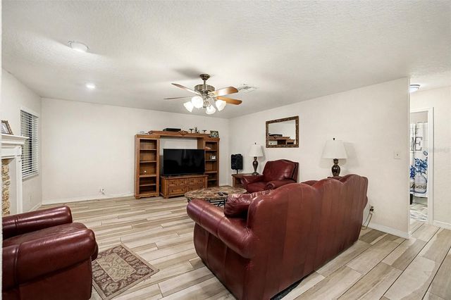 102 LAKE LENA BOULEVARD, Auburndale, FL 33823