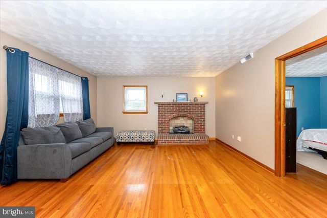 6015 KEYSER LN, Frederick, MD 21702