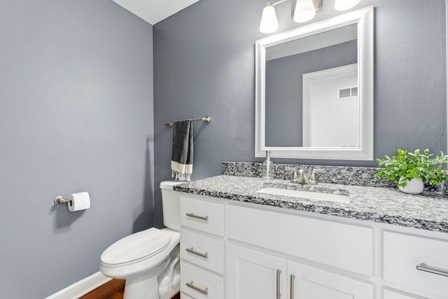 18760 Yorkshire LANE, Brookfield, WI 53045