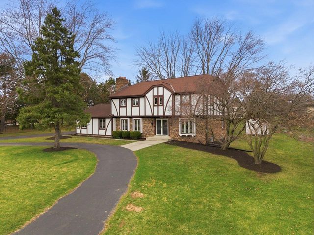 18760 Yorkshire LANE, Brookfield, WI 53045