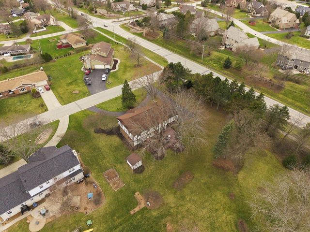 18760 Yorkshire LANE, Brookfield, WI 53045