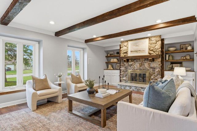 18760 Yorkshire LANE, Brookfield, WI 53045