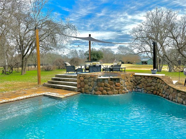 159 Moku Manu DR, Bastrop, TX 78602