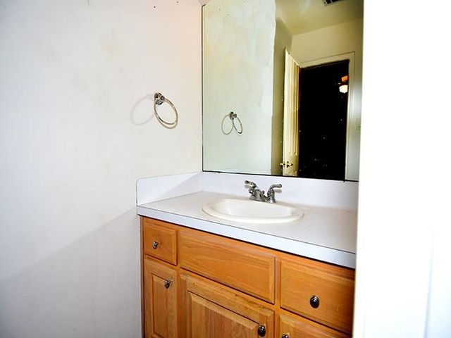 159 Moku Manu DR, Bastrop, TX 78602