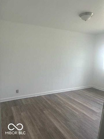 2238 Admiral Drive, Indianapolis, IN 46219