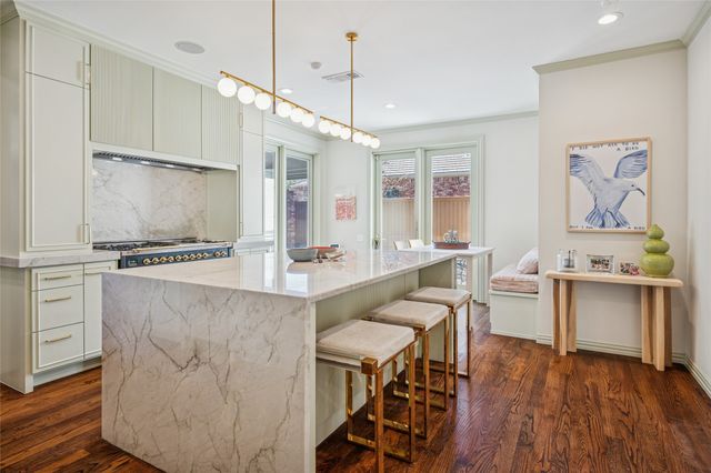 7215 Lavendale Circle, Dallas, TX 75230