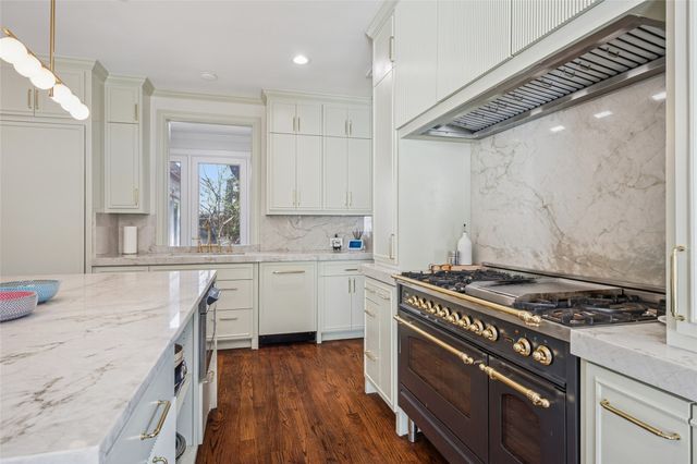 7215 Lavendale Circle, Dallas, TX 75230