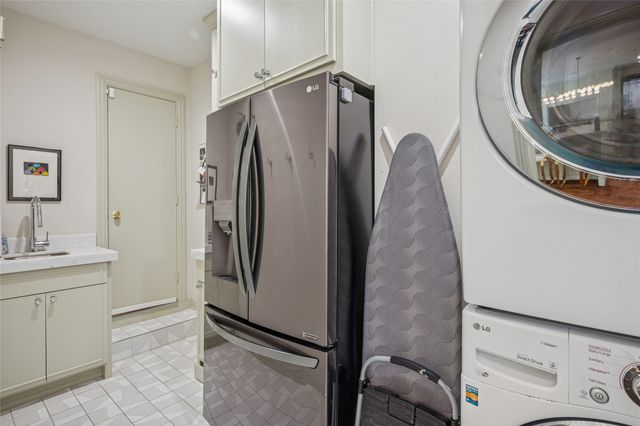 7215 Lavendale Circle, Dallas, TX 75230