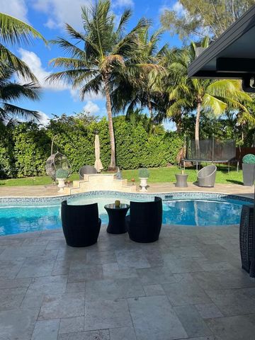 12520 Griffing Blvd, North Miami, FL 33161