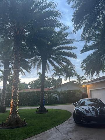 12520 Griffing Blvd, North Miami, FL 33161