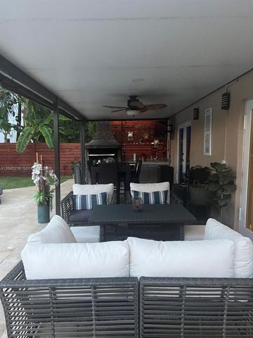 12520 Griffing Blvd, North Miami, FL 33161