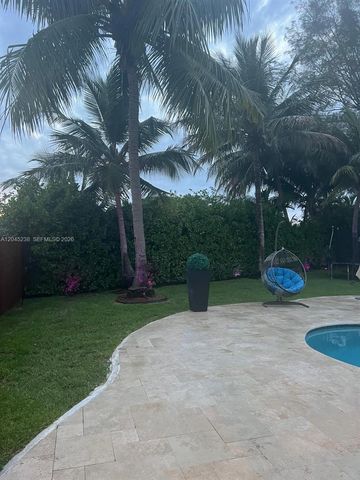 12520 Griffing Blvd, North Miami, FL 33161