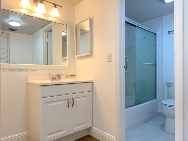 20400 W Country Club Dr 209, Aventura, FL 33180