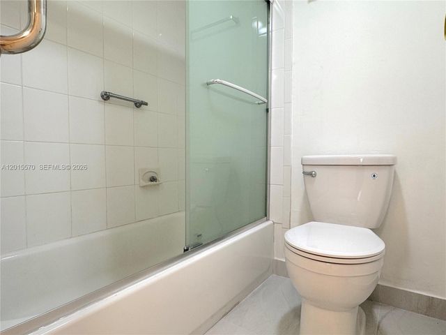 20400 W Country Club Dr 209, Aventura, FL 33180