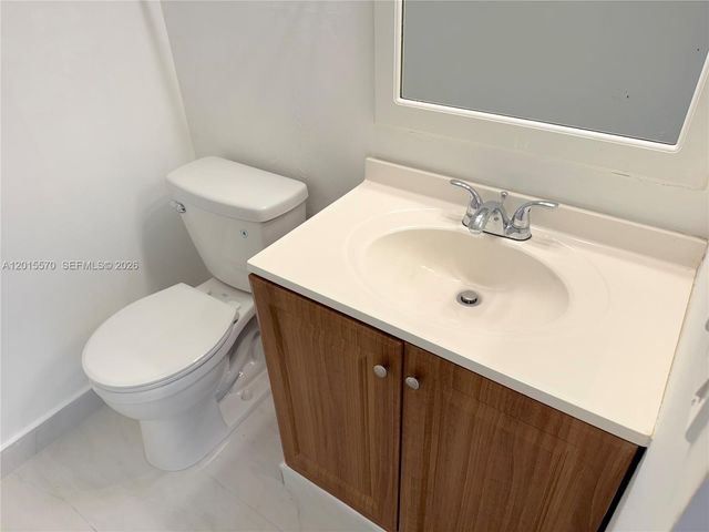 20400 W Country Club Dr 209, Aventura, FL 33180