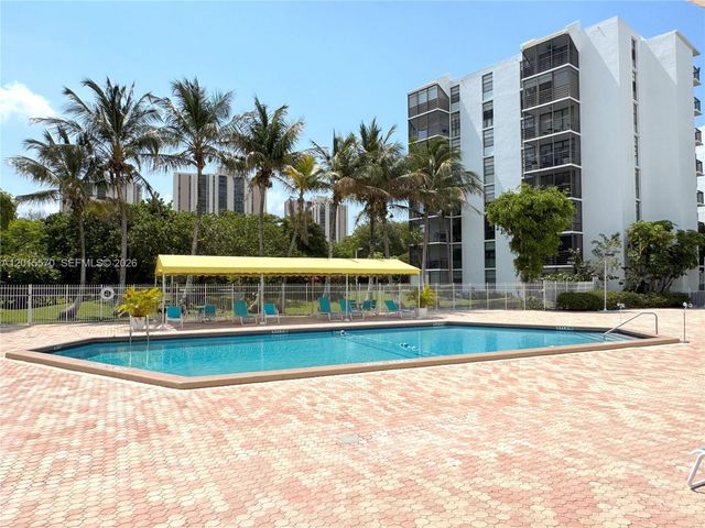 20400 W Country Club Dr 209, Aventura, FL 33180