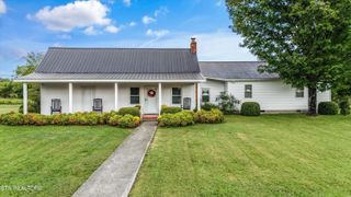 6304 New Hope Rd, Sweetwater, TN 37874