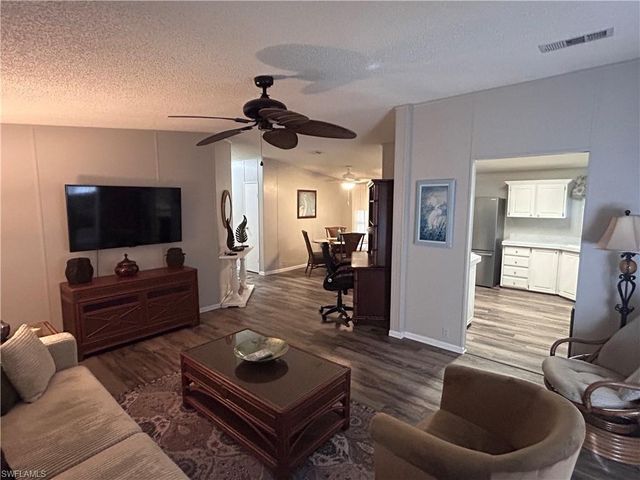 10561 Lake Loop RD 37M, North Fort Myers, FL 33903