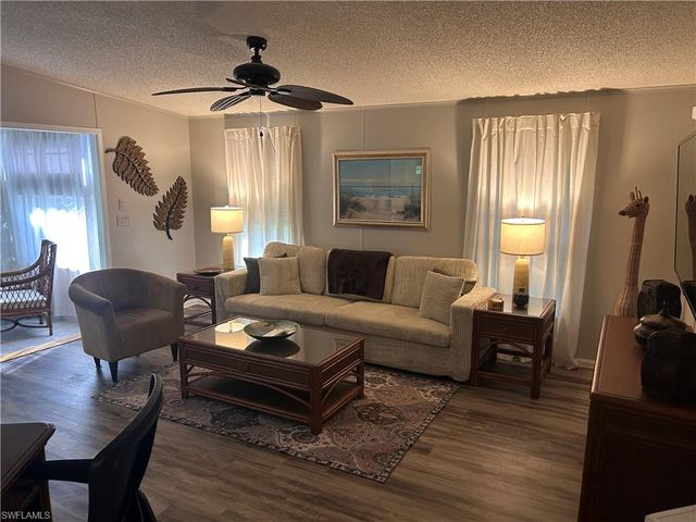 10561 Lake Loop RD 37M, North Fort Myers, FL 33903