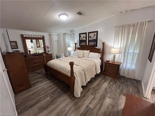 10561 Lake Loop RD 37M, North Fort Myers, FL 33903