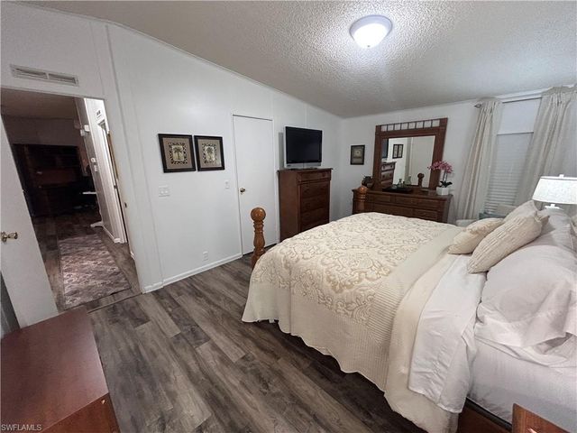 10561 Lake Loop RD 37M, North Fort Myers, FL 33903