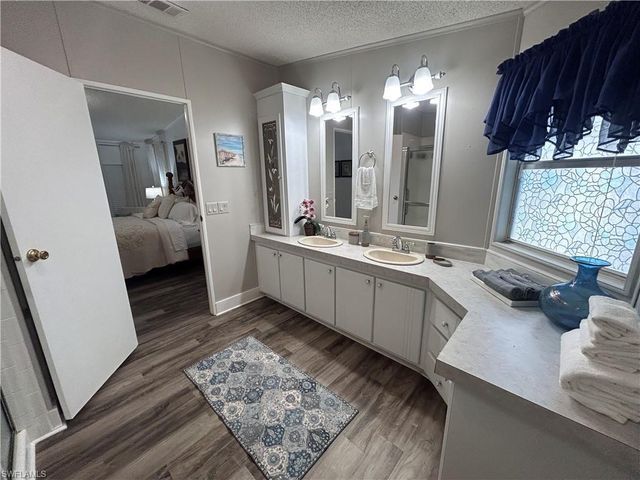 10561 Lake Loop RD 37M, North Fort Myers, FL 33903