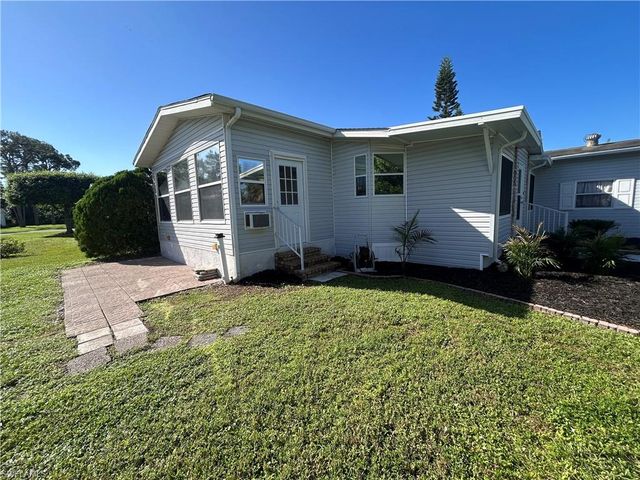 10561 Lake Loop RD 37M, North Fort Myers, FL 33903