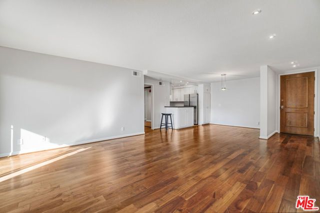 8601 Falmouth Avenue 316, Playa Del Rey (los Angeles), CA 90293