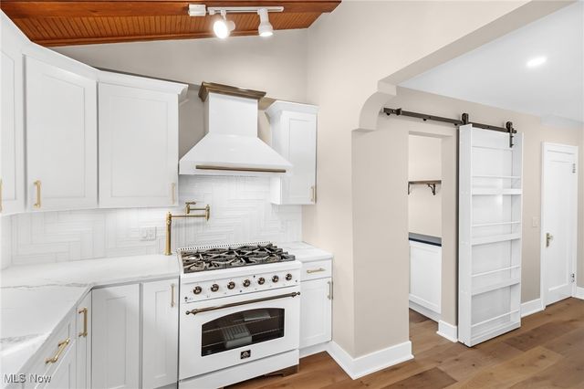 1604 23rd Street, Cuyahoga Falls, OH 44223